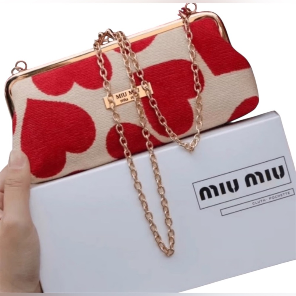 GWP Miu Miu Kiss Lock Heart shoulder bag❣️✨